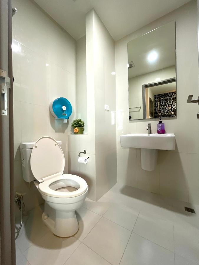 The Base Deluxe Kingsize Apartment Патая Екстериор снимка