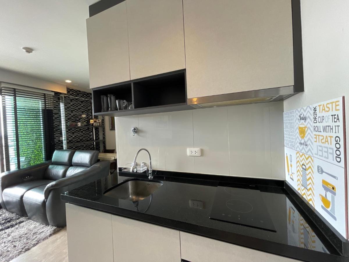 The Base Deluxe Kingsize Apartment Патая Екстериор снимка