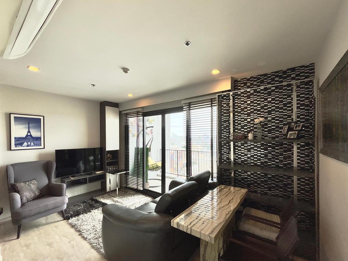 The Base Deluxe Kingsize Apartment Патая Екстериор снимка