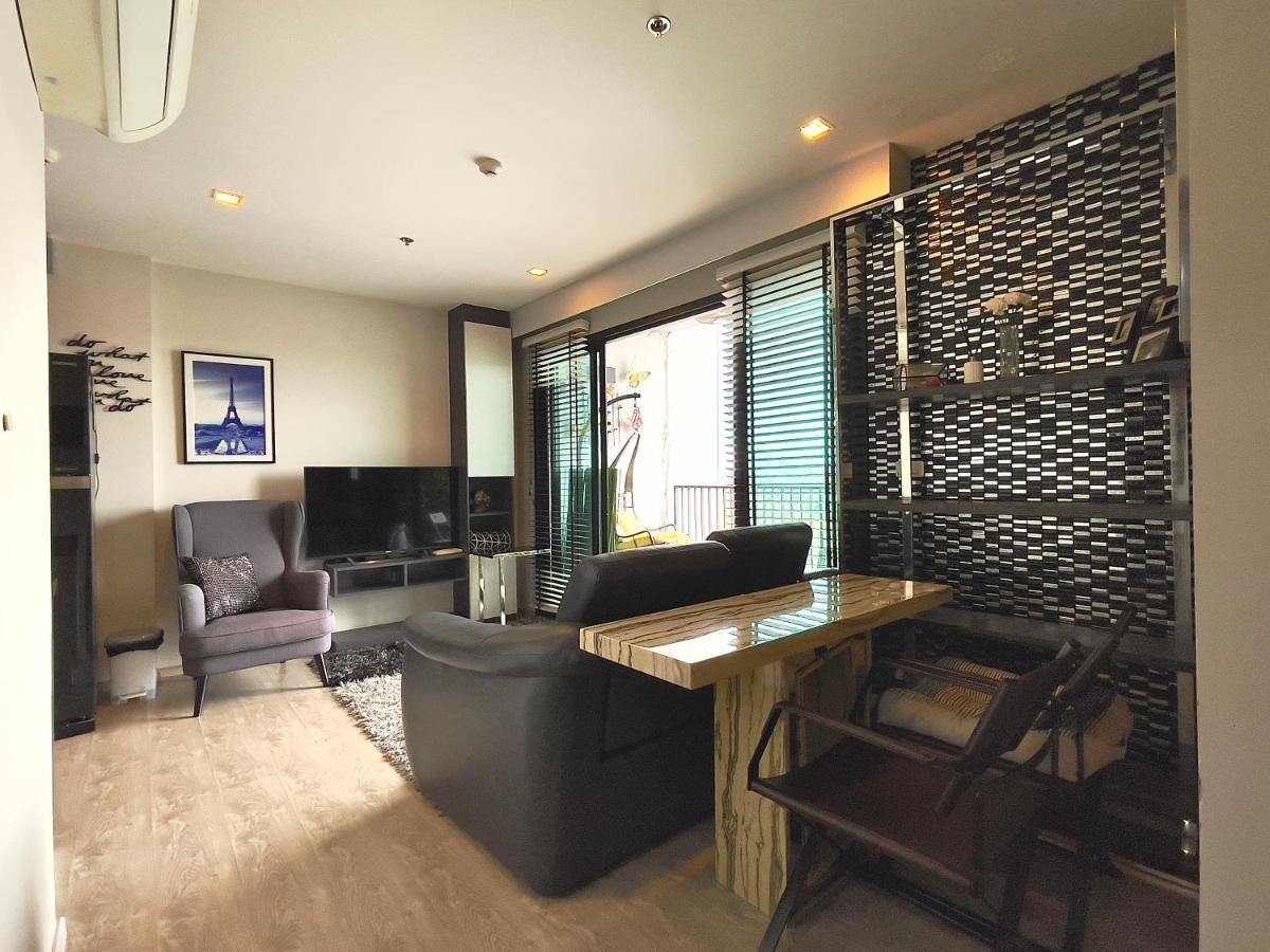 The Base Deluxe Kingsize Apartment Патая Екстериор снимка