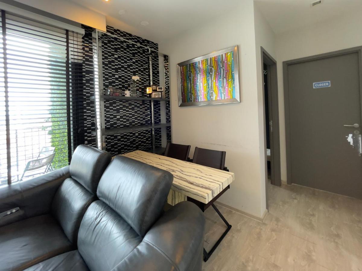 The Base Deluxe Kingsize Apartment Патая Екстериор снимка