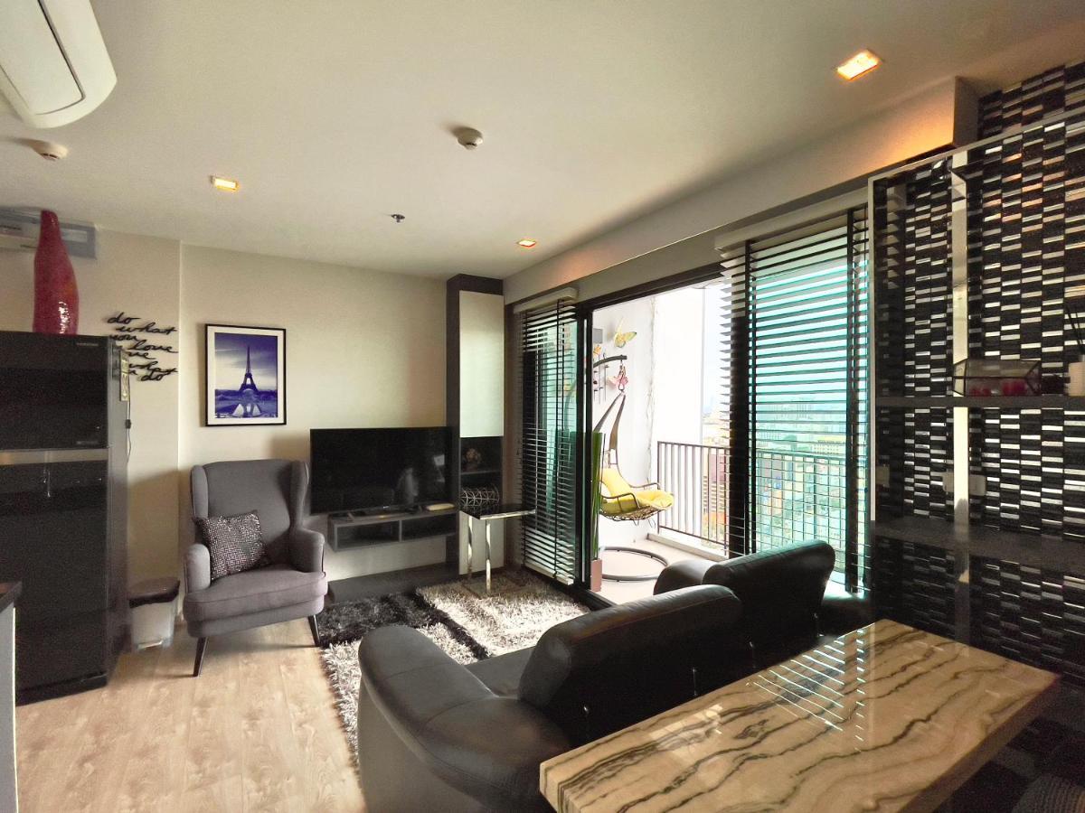 The Base Deluxe Kingsize Apartment Патая Екстериор снимка