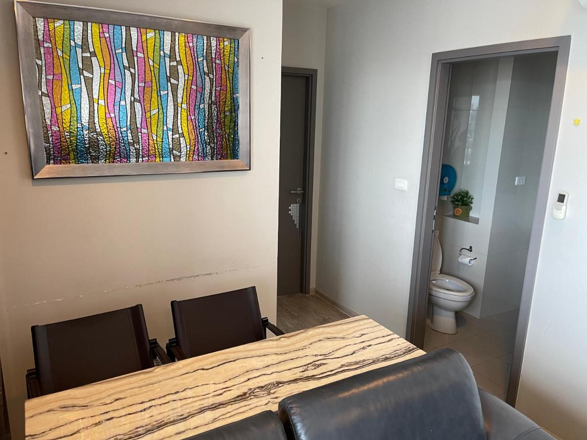 The Base Deluxe Kingsize Apartment Патая Екстериор снимка